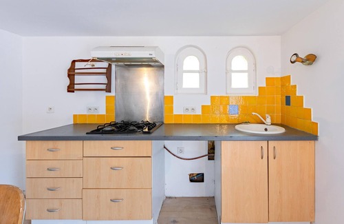 Saint-Clement-de-Riviere Casa | Enjoy this characterful and spacious holiday home.