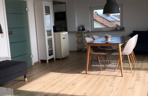 Ueberlingen Apartamento | Disfruta de la hermosa vista del lago! Luminoso y moderno apartamento de 60 m2