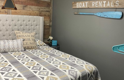 Newaygo Complejo | Enjoy the beautiful views of the Muskegon River near The Hardy Dam/ Dragon Trail