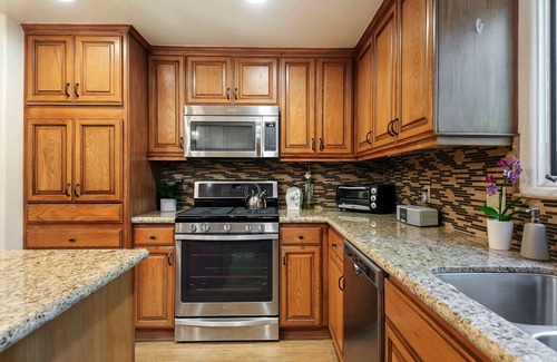Laguna Condominio | Enjoy the Beauty of Downtown Santa Barbara Walk Everywhere!