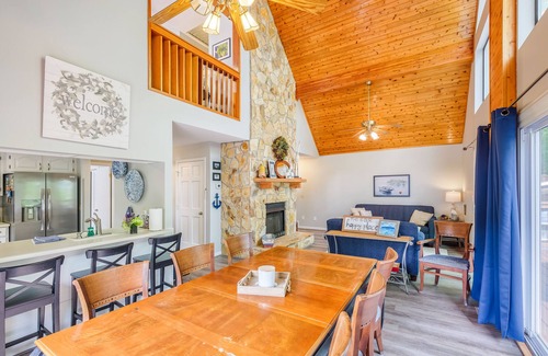 Anderson Casa | Enjoy the best Lake Hartwell has to offer - swimming, fishing, & tranquility.