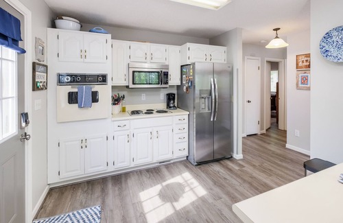 Anderson Casa | Enjoy the best Lake Hartwell has to offer - swimming, fishing, & tranquility.