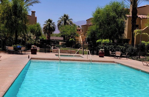 Baristo Casa | Enjoy the Best of Palm Springs, in this Beatifull Townhouse