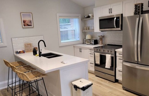 McQuesten West Casa | Enjoy the Biggest Tiny Home in Hamilton +free park
