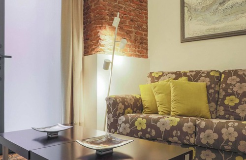 Malasaña Apartamento | Enjoy the center of Madrid! Sharing Co. 2 Bedroom Apartment