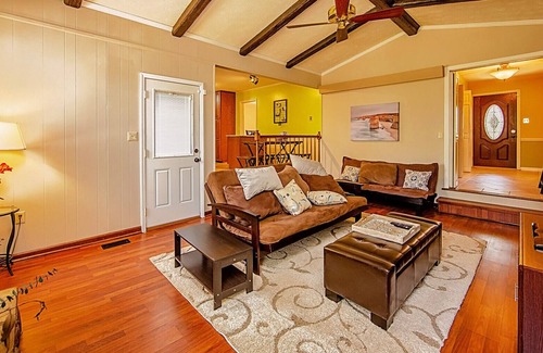 Westover Cabaña | Enjoy the Centrally Located Mcfadyen Guest House