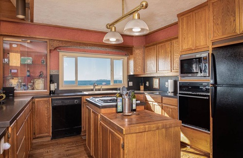 Chinook Casa | Enjoy the Columbia River and the Pacific Ocean.