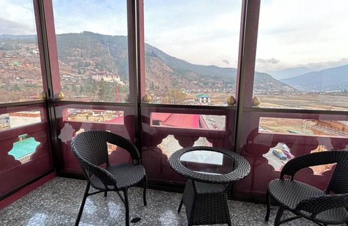 Paro Casa | Enjoy the Culturally preserved Paro Town in Bhutan.
