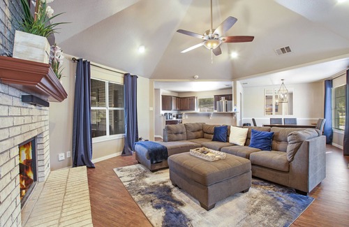 Cedar Crest Casa | Enjoy the Entire Home Near the Heart of Dallas