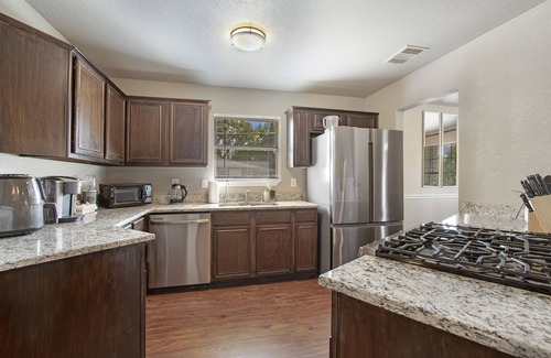 Cedar Crest Casa | Enjoy the Entire Home Near the Heart of Dallas