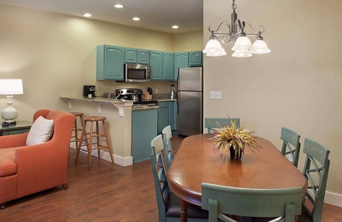 Boyne City Apartamento | Enjoy the family for ski adventures in 2BD condo with resort amenities
