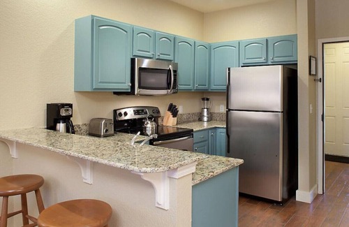 Boyne City Apartamento | Enjoy the family for ski adventures in 2BD condo with resort amenities