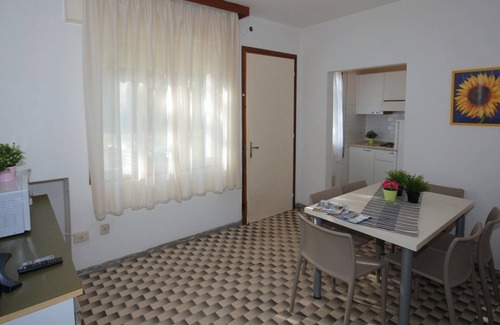 Lignano Pineta Villa | Disfruta del jardín de nuestro acogedor piso.