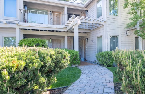 Kings Beach Condominio | Enjoy the Lakeview! Complex centrally located in Kings Beach, right on the Lake!