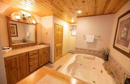 Mount Pleasant Apartamento | Enjoy The Outback+ Indoor Hot tub+Games+Puzzles+Tennis Court
