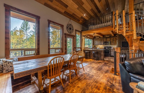 Columbia Falls Casa | Enjoy the Quiet of MT at Our Cabin Above Spoon Lake