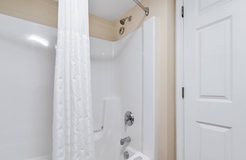 Kelleys Island Casa | Enjoy the Scenic views of Kelleys Island Glacier Suite 115