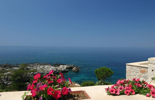Stoupa Casa | Enjoy the seaside living in a centraly located, pretty sea view house