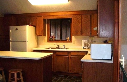 Bryson City Casa | Disfrute el sonido de la cascada de la derecha de la cubierta trasera