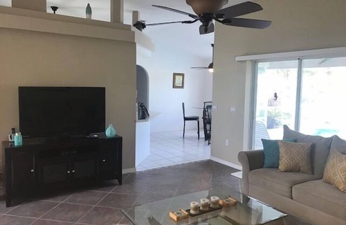 Long Meadow Casa | ¡Disfruta la luz del sol! Casa con piscina privada en Rotonda West