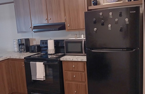 Ocala Casa | Enjoy the tranquility sounround by the nature in this Cozy 3-bedroom mobile home
