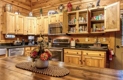 Gatlinburg Cabina | DISFRUTE ***** "THE VIEW" - ELEGANTE, MASCOTA, 3 CAMAS KING Y PAISAJE MAGNÍFICO