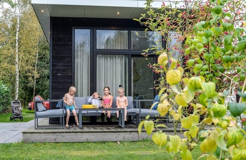 Zuna Cabina | Enjoy the view over the water in this luxury cottage and you can bring 5 people!