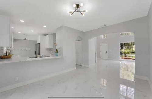 Coral Springs Casa | Enjoy this luxury 3bedroom 2 1/2 bathroom