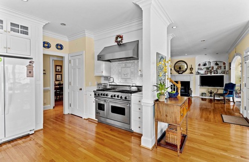 Lake Waccamaw Casa | Enjoy this Spacious Lakefront home with your own private pier