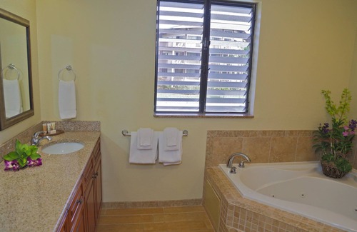 Princeville Complejo | Disfrute de este Tropical, Oceanside Resort, a 1 milla de la piscina Queens Bath Tide
