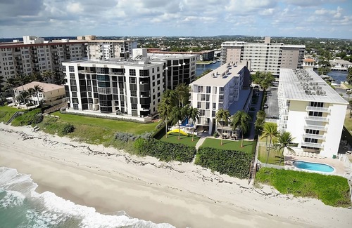 Hillsboro Beach Casa | Enjoy Vacation in Hillsboro Beach! 3 Stylish Units! Close to Deerfield Beach!