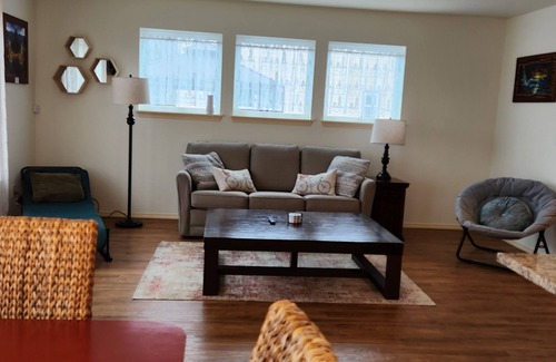 Moclips Casa | Enjoy your next vacation by the sea in this bright and inviting home.