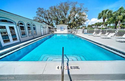 Upper Grand Lagoon Casa | Enjoy your quiet vacation at Butler's Beach Retreat!