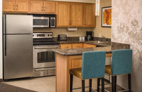 Bridgeton Casa | Enjoy your stay in Portland with Full Kitchens
