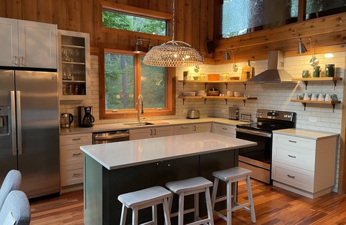 Sturgeon Bay Casa | Enjoy your stay in Door County at this Cozy and Spacious Cabin