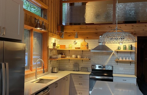 Sturgeon Bay Casa | Enjoy your stay in Door County at this Cozy and Spacious Cabin