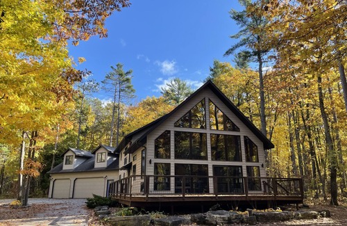 Sturgeon Bay Casa | Enjoy your stay in Door County at this Cozy and Spacious Cabin