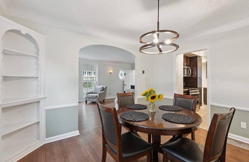 Shaker Heights Apartamento | Enjoyable 2 bedroom 1 bathroom in Shaker Heights near universities and hospitals