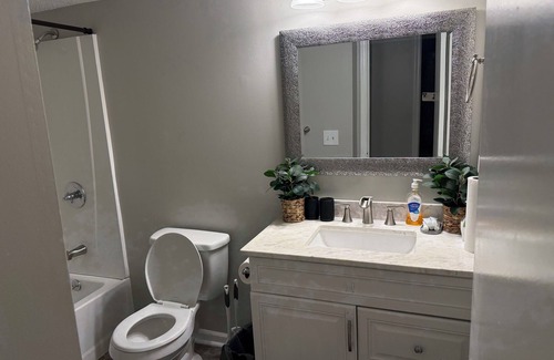 Greensboro Apartamento | Enjoyable 2-bedroom apartment in Greensboro