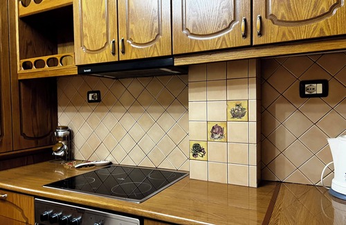 Gjirokaster Apartamento | Enjoyable 3-bedroom apartment 120m square in charming Gjirokastër in the Center