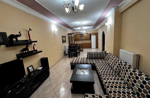 Gjirokaster Apartamento | Enjoyable 3-bedroom apartment 120m square in charming Gjirokastër in the Center