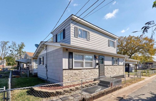 St. Louis Casa | Enjoyable 3-bedroom house with AC in St. Louis
