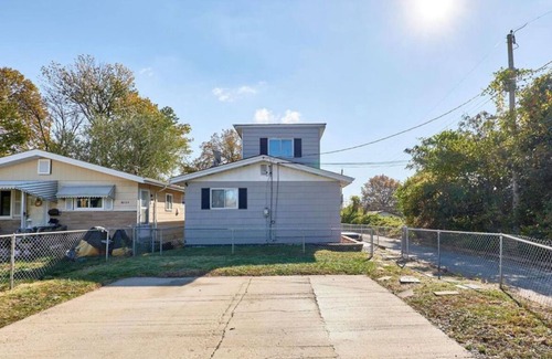 St. Louis Casa | Enjoyable 3-bedroom house with AC in St. Louis