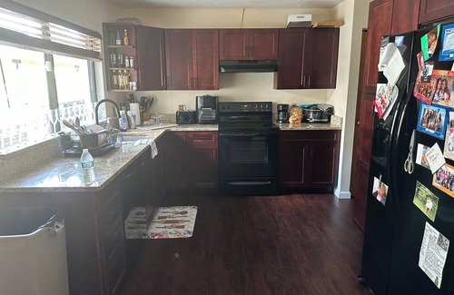 Plant City Casa | Enjoyable 3-bedroom house with wetbar and pool.
