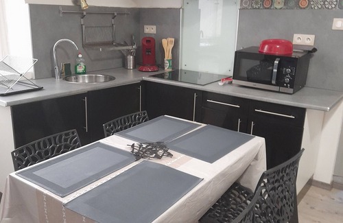 Le Bourg Apartamento | Enjoyable apartment T 2 quiet with WiFi in charming Narbonne