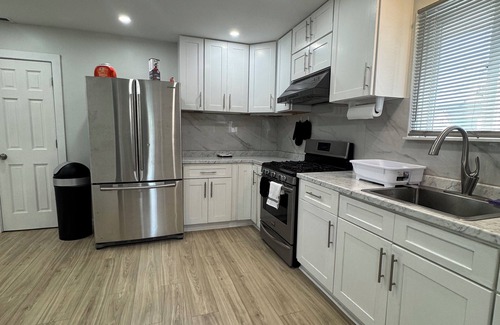 Lackawanna Apartamento | Enjoyable apartment with AC in charming Lackawanna
