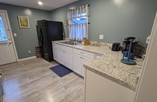 Springfield Cabaña | Enjoyable cottage with AC in charming Springfield