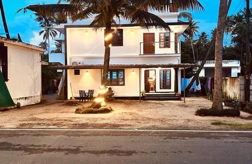 Kuzhuppilly Casa | ENOCEAN HOMESTAY
