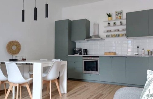 Lovere Apartamento | Enrica apartment, elegant, near the lake historic center free parking