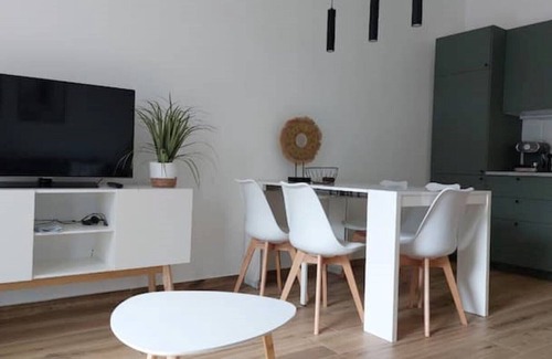 Lovere Apartamento | Enrica apartment, elegant, near the lake historic center free parking